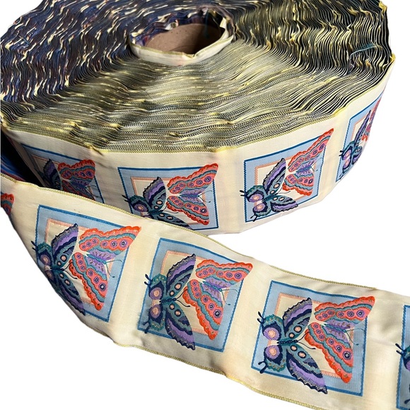 Vintage Embroidered Butterfly Trim Perfect For Quilting - Picture 1 of 5